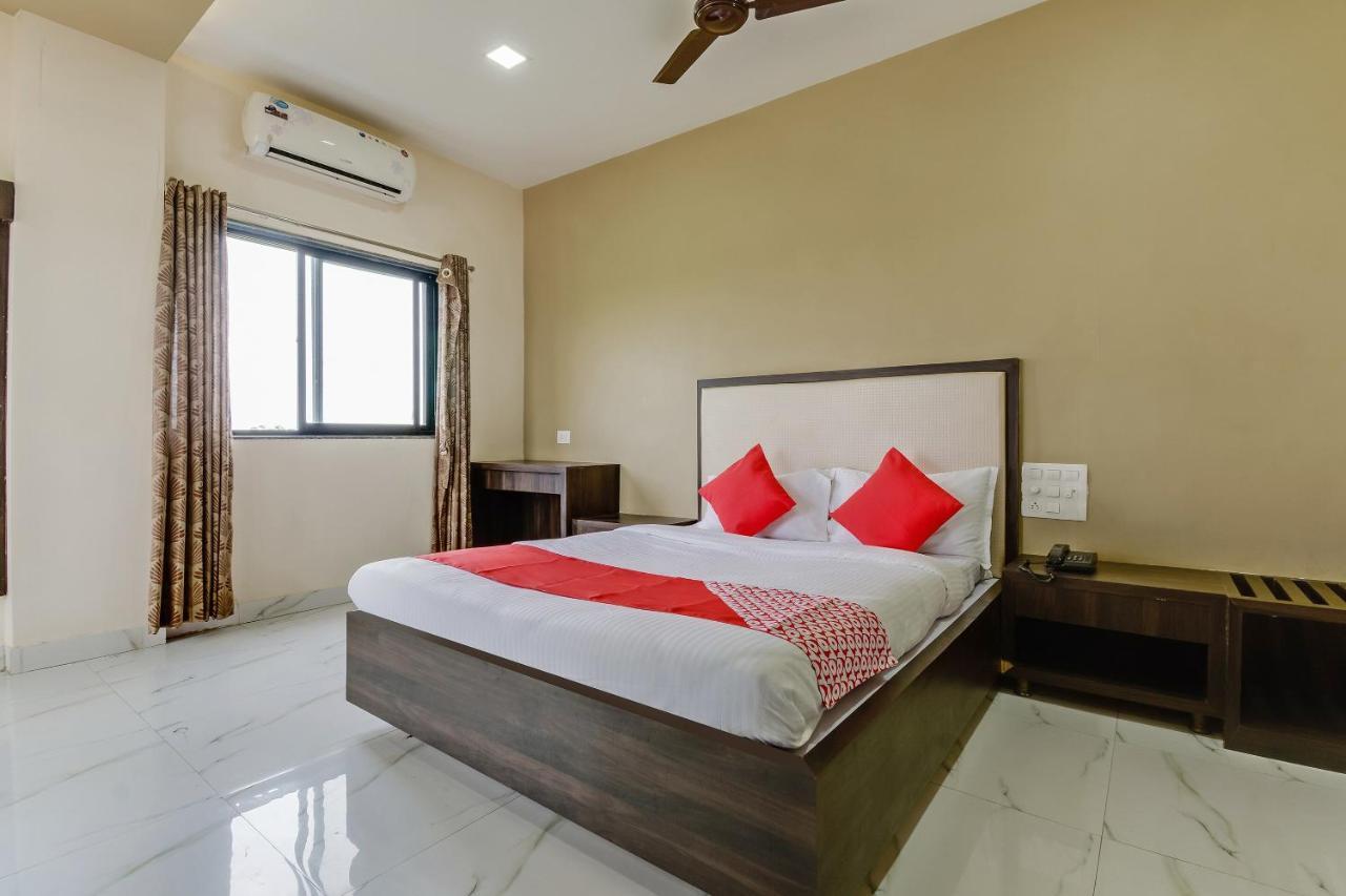 Oyo 48352 Hotel Bhagyalaxmi Kāla Exterior foto