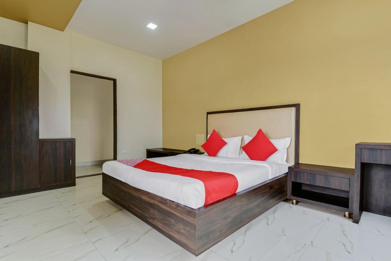 Oyo 48352 Hotel Bhagyalaxmi Kāla Exterior foto