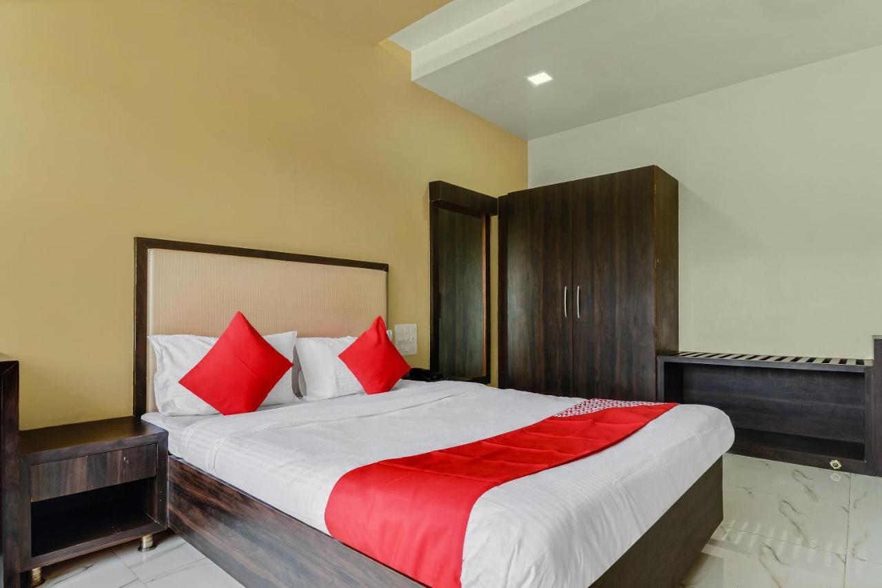 Oyo 48352 Hotel Bhagyalaxmi Kāla Exterior foto
